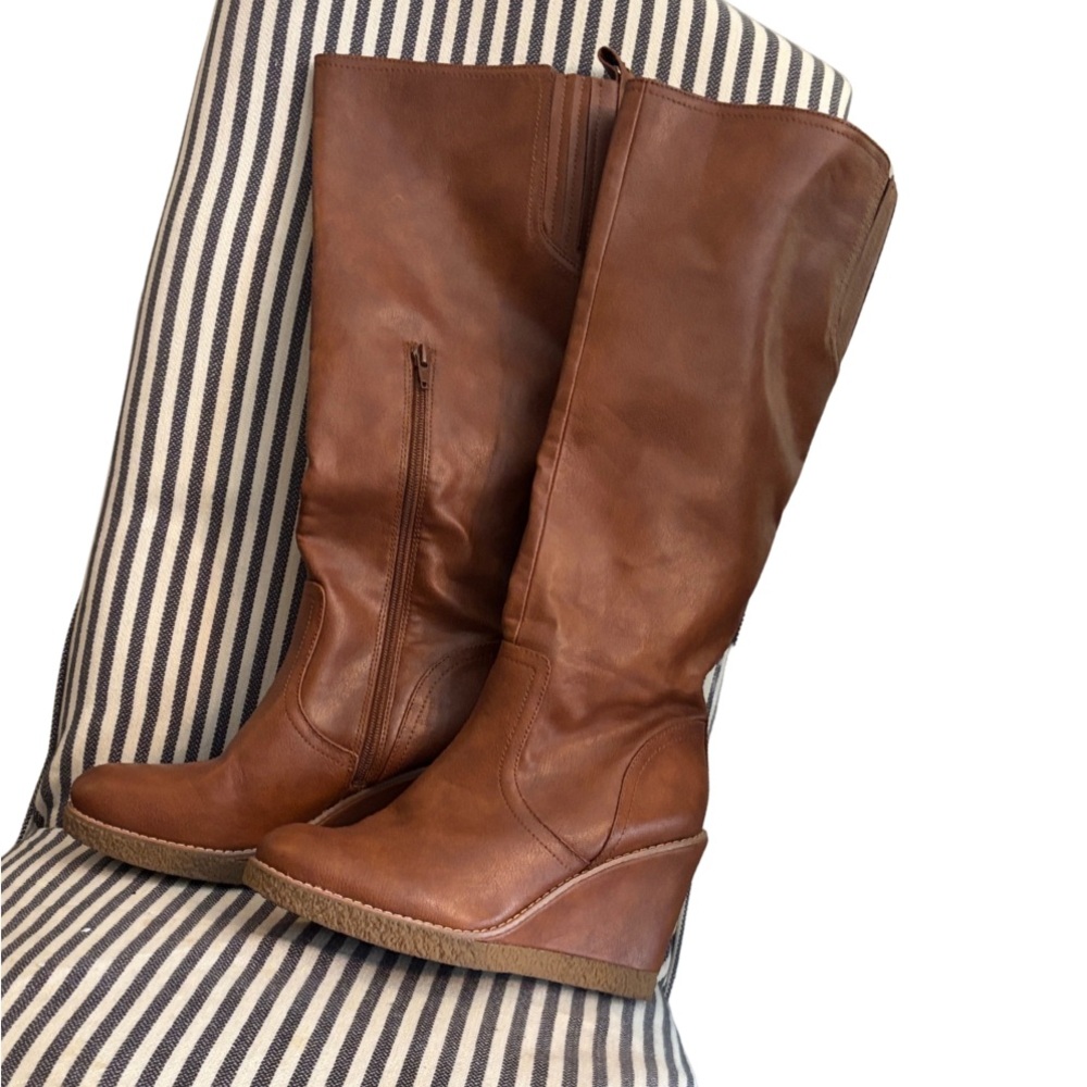 Zodiac Tan Wedge Knee-High Boots cognac like new